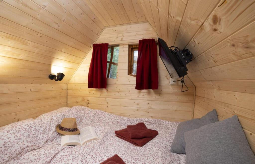 Camping Ushuaia Villages Au Bois Joli Andryes Ngoại thất bức ảnh