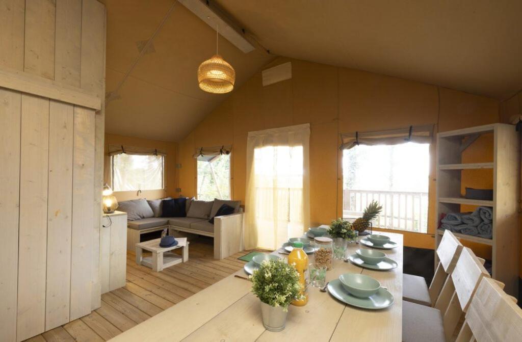 Camping Ushuaia Villages Au Bois Joli Andryes Ngoại thất bức ảnh